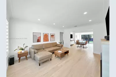 130 SW 25th Rd, Miami, FL 33129 - Photo 11