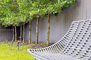 130 SW 25th Rd, Miami, FL 33129 - Photo 9