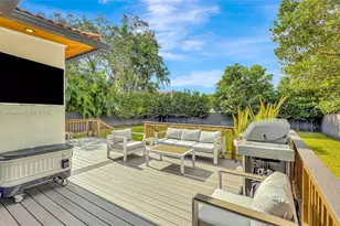 130 SW 25th Rd, Miami, FL 33129 - Photo 7