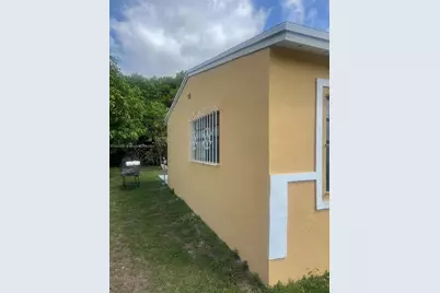 821 NW 183rd Dr, Miami Gardens, FL 33169 - Photo 3