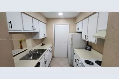 755 Riverside Dr #1313, Coral Springs, FL 33071 - Photo 3