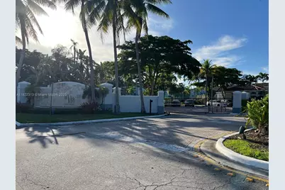 9645 NW 1st Ct #1-209, Pembroke Pines, FL 33024 - Photo 5