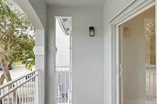 9645 NW 1st Ct, Pembroke Pines, FL 33024 - Photo 19