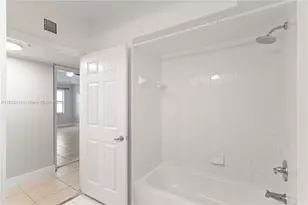 9645 NW 1st Ct, Pembroke Pines, FL 33024 - Photo 29