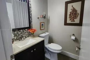 2424 NE 9th St, Fort Lauderdale, FL 33304 - Photo 15