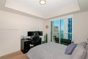 300 S Biscayne Blvd, Miami, FL 33131 - Photo 19