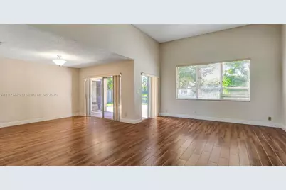 1110 NW 108th Ave, Plantation, FL 33322 - Photo 7