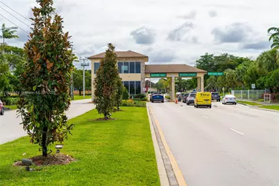 12500 SW 5th Ct #112M, Pembroke Pines, FL 33027 - Photo 13
