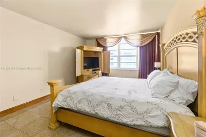 100 Lincoln Rd #811, Miami Beach, FL 33139 - Photo 23