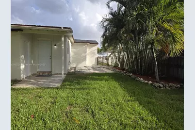 257 E 38th St, Hialeah, FL 33013 - Photo 5