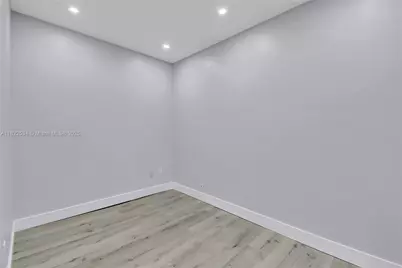 20129 NE 16th Pl #20129, Miami, FL 33179 - Photo 11