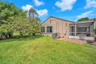 566 Village Lake Dr, Weston, FL 33326 - Photo 39