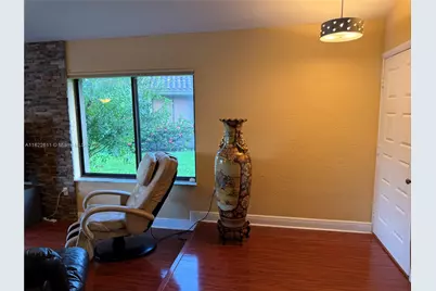566 Village Lake Drive, Weston, FL 33326 - Photo 19
