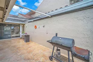 566 Village Lake Dr, Weston, FL 33326 - Photo 27