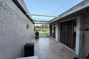 566 Village Lake Dr, Weston, FL 33326 - Photo 11