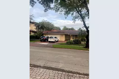 16120 E Troon Cir, Miami Lakes, FL 33014 - Photo 3