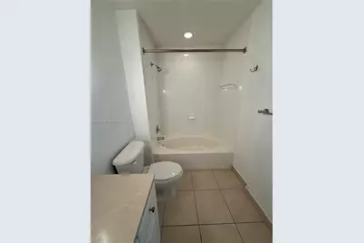 2001 Biscayne Blvd #2402, Miami, FL 33137 - Photo 19