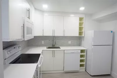 2851 NE 183rd St #1812E, Aventura, FL 33160 - Photo 5