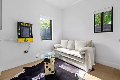 550 NW 42nd St, Miami, FL 33127 - Photo 49