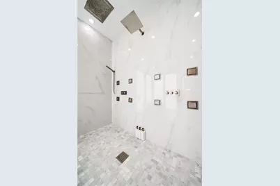 550 NW 42nd St, Miami, FL 33127 - Photo 35