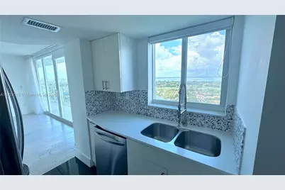 5900 Collins Ave #2203, Miami Beach, FL 33140 - Photo 7