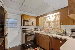 6021 Wedgewood Cir, Orlando, FL 32808 - Photo 15