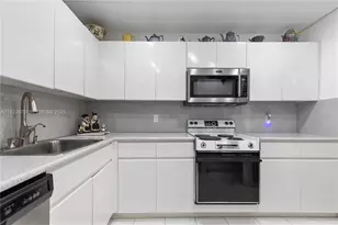 2101 S Ocean Dr, Hollywood, FL 33019 - Photo 13