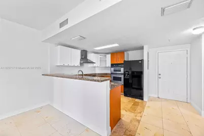 170 SE 14th St #1203, Miami, FL 33131 - Photo 7