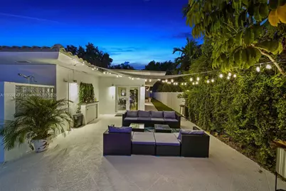 11530 NE 7th Ave, Biscayne Park, FL 33161 - Photo 29