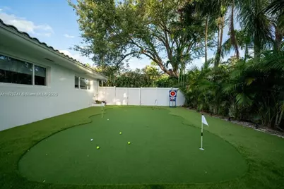 11530 NE 7th Ave, Biscayne Park, FL 33161 - Photo 17