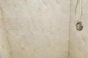 1635 W 44th Pl, Hialeah, FL 33012 - Photo 11