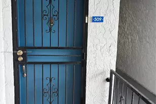 1635 W 44th Pl, Hialeah, FL 33012 - Photo 23