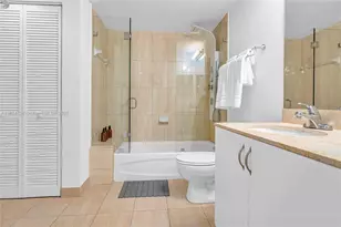 1750 N Bayshore Dr, Miami, FL 33132 - Photo 17