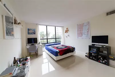 1450 Brickell Bay Dr #311, Miami, FL 33131 - Photo 3