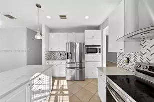 1325 Chenille Cir, Weston, FL 33327 - Photo 27