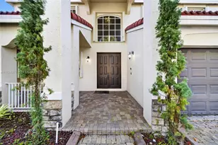 1325 Chenille Cir, Weston, FL 33327 - Photo 3