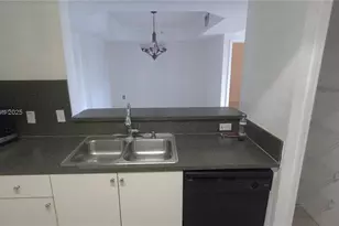 9300 Fontainebleau Blvd, Miami, FL 33172 - Photo 21