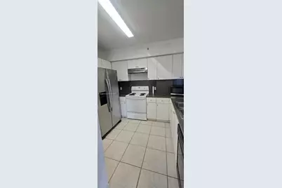 9300 Fontainebleau Blvd #E406, Miami, FL 33172 - Photo 9