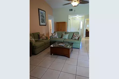 585 SE 25th Ln, Homestead, FL 33033 - Photo 5