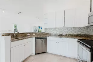 922 Falling Water Rd, Weston, FL 33326 - Photo 13