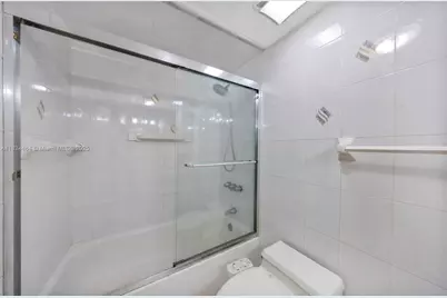 5401 Collins Ave #419, Miami Beach, FL 33140 - Photo 31