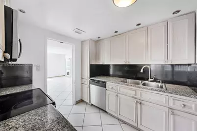 5401 Collins Ave #419, Miami Beach, FL 33140 - Photo 17