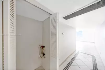 5401 Collins Ave #419, Miami Beach, FL 33140 - Photo 37