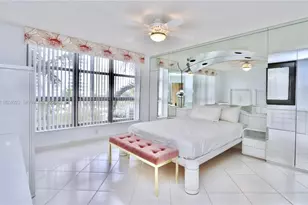 3530 Mystic Pointe Dr, Aventura, FL 33180 - Photo 25