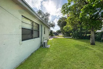 2410 NW 170th Ter, Miami Gardens, FL 33056 - Photo 11