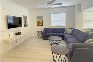 326 Harrison St, Hollywood, FL 33019 - Photo 3