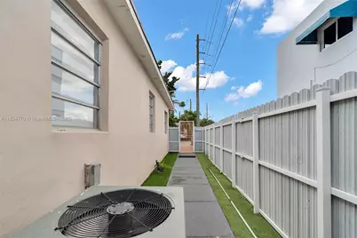 31 SW 58th Ct, Miami, FL 33144 - Photo 23