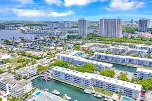 3551 NE 169th St, North Miami Beach, FL 33160 - Photo 31