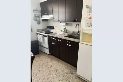 37 NW 19th Ave, Miami, FL 33125 - Photo 3