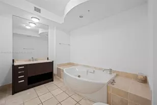 18201 Collins Ave, Sunny Isles Beach, FL 33160 - Photo 7